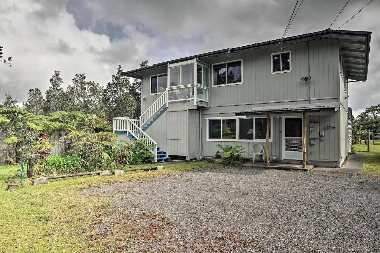 Tropical Volcano Bungalow Less Than 4 Mi To Natl Park!