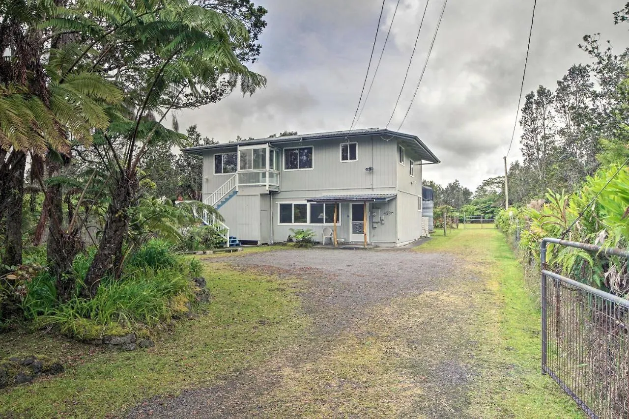 Holiday home Tropical Volcano Bungalow Less Than 4 Mi To Natl Park!